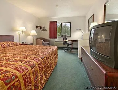Hotel Super 8 By Wyndham Crystal Crystal Lake