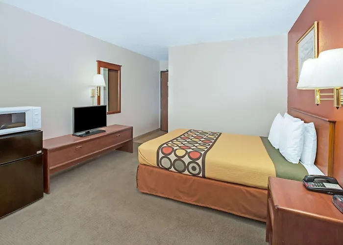 Hotel Super 8 By Wyndham Crystal