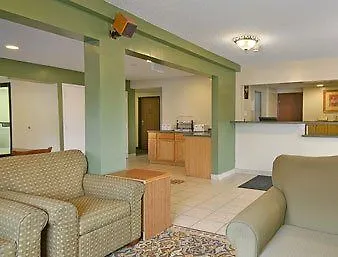 Super 8 By Wyndham Crystal 3* Crystal Lake