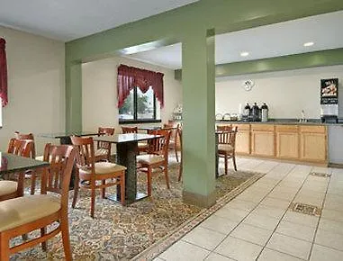 Hotel Super 8 By Wyndham Crystal 3*