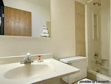 Super 8 By Wyndham Crystal Hotel Crystal Lake